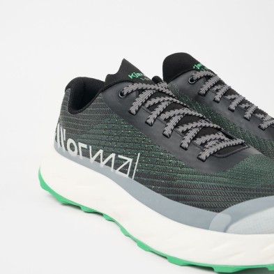 Zapatillas Nnormal Kjerag negro verde