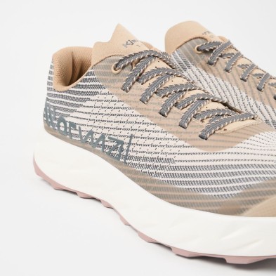 Zapatillas NNormal Kjerag Beige/Gris detalle