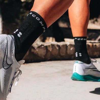 Calcetines Compressport PRO Marathon V2.0 negro blanco