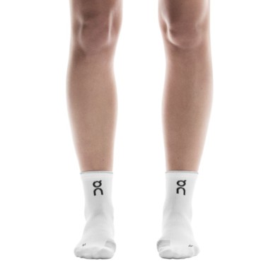 Calcetines caña media On Running Performance Run Sock Mid blanco gris logo negro