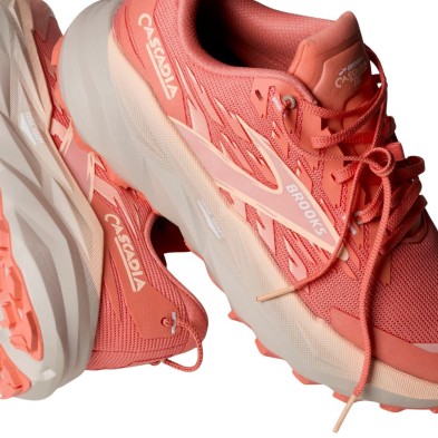 Zapatillas trail Brooks Cascadia 19 mujer Peach Echo/ Chateau/ White estabilidad todoterreno