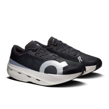 Zapatillas On Running Cloudboom Volt hombre Black/ White las más rápidas para corta y media distancia