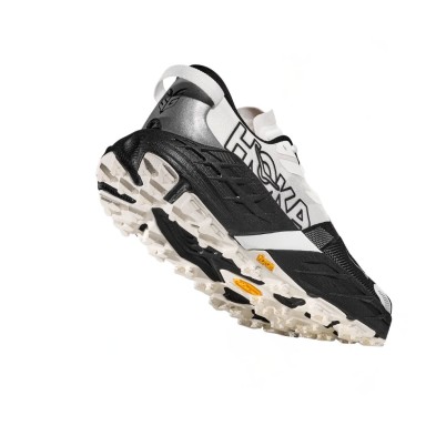 Zapatillas Hoka Speedgoat 7 mujer Black/ White suela Vibram con más tracción